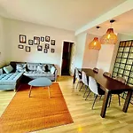 Seahomes Vacations, Fenals Beach&Chic, Pk, Top Apartment Full Equipped