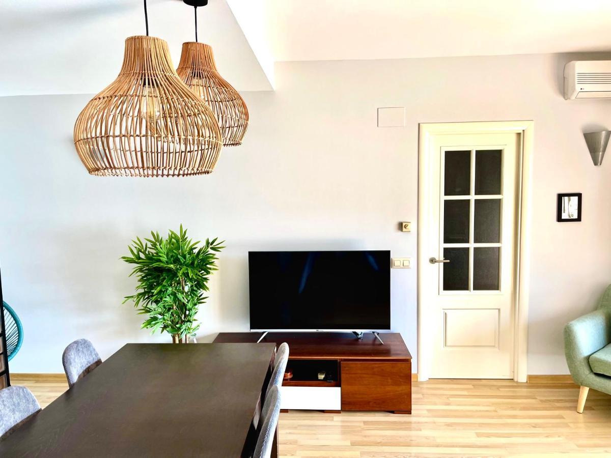 Seahomes Vacations, Fenals Beach&chic, Pk, Full Equipped *